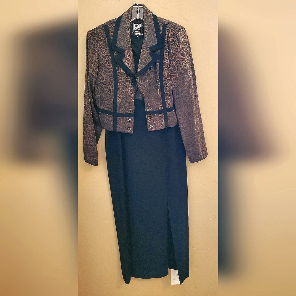DJ & Co. Womens 2 piece black/leopard print dress, size 6